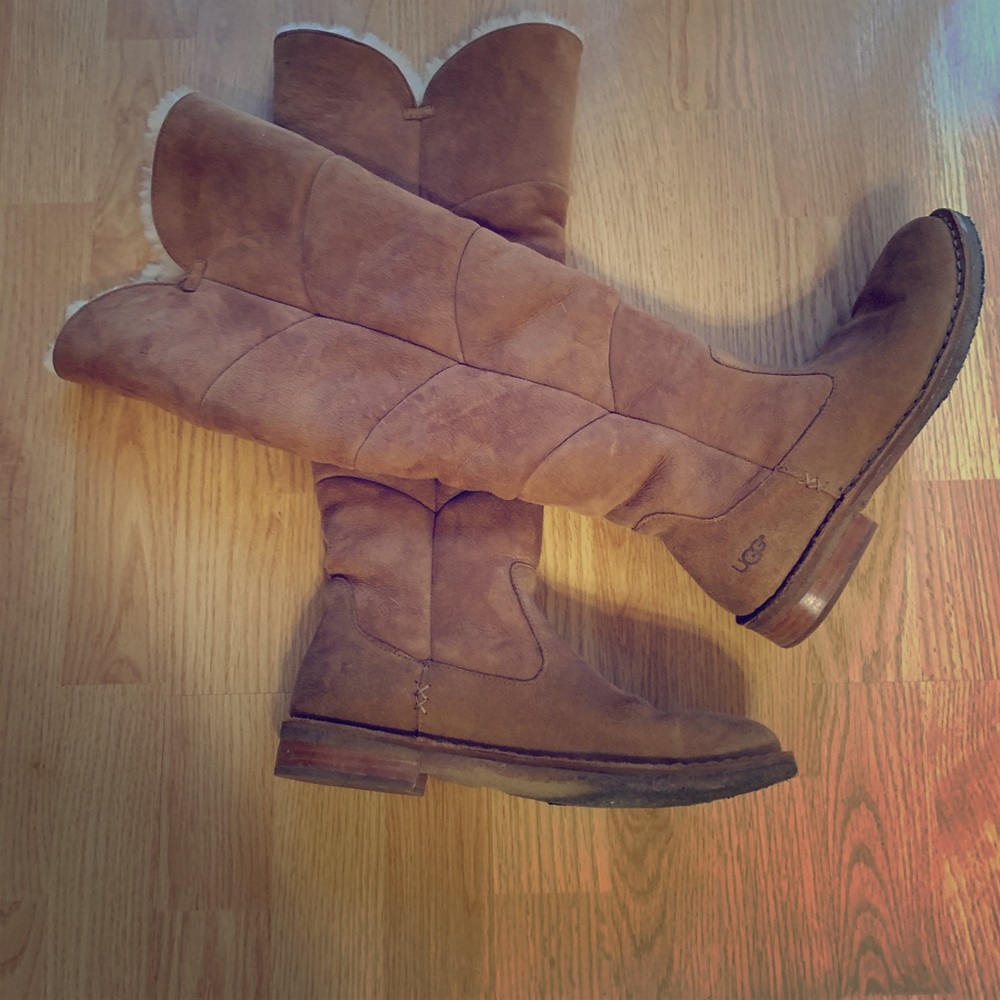 UGGS 9